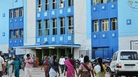 நெல்லை அரசு மருத்துவமனையில் ஆக்சிஜன் படுக்கை கிடைக்காமல் கரோனா நோயாளிகள் உயிரிழப்பதாக உறவினர்கள் புகார்