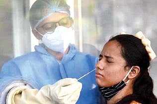 கரோனா: சிறிய அலட்சியமும் உயிருக்கு ஆபத்தாகலாம்