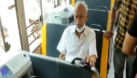 திருப்பூர் அரசு மருத்துவக் கல்லூரி மருத்துவமனையில் பயன்பாட்டுக்குக் கொண்டுவரப்பட்ட ஆக்சிஜன் பேருந்து.