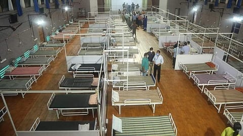 ஆக்சிஜன் வசதியுடன் கூடிய 1000 படுக்கைகள் கொண்ட தற்காலிக கரோனா சிகிச்சை மையம் | படம் உதவி ட்விட்டர்