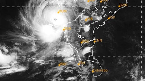 அரபிக் கடலில் டவ்-தே தீவிரப் புயல்: குஜராத்திற்கு மஞ்சள் எச்சரிக்கை
