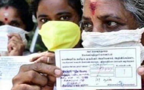 வாழ்வாதாரத்திற்காக கொடுத்த நிவாரணத் தொகையை கடனுக்காக வசூலிக்கும் தனியார் நிதி நிறுவனங்கள்: சிவகங்கை ஆட்சியரிடம் திமுக புகார்