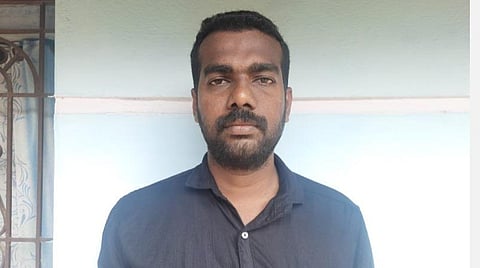 கதிர்வேல்.