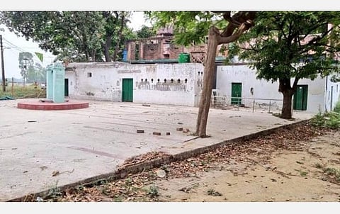 உ.பி.யில் ஆக்கிரமிக்கப்பட்டதாக பழமையான மசூதி இடிப்பு: மீண்டும் கட்டித்தரக் கோரி உயர் நீதிமன்றம் செல்கிறது முஸ்லிம் தனிச்சட்ட வாரியம்