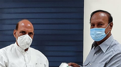 மத்திய அமைச்சர் ராஜ்நாத் சிங்கை சந்தித்த டி.ஆர்.பாலு எம்.பி