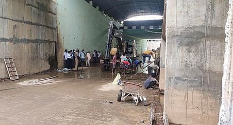 வள்ளியூரில் அமைக்கப்பட்ட ரயில்வே சுரங்க சாலைப் பாதையில் இறுதிக்கட்ட பணிகள் நடைபெற்றன.