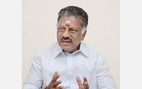 கரோனா தடுப்புப் பணியில் ஈடுபட்டுள்ள களப்பணியாளர்களை மாற்ற திமுக வற்புறுத்தல்: முதல்வர் நடவடிக்கை எடுக்க ஓபிஎஸ் வேண்டுகோள்