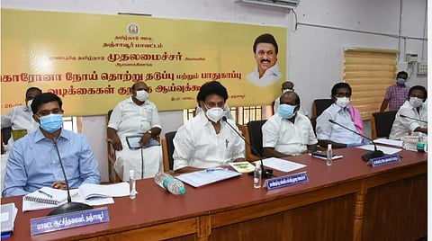 கரோனா தடுப்புப் பணியில் பள்ளி ஆசிரியர்களை ஈடுபடுத்தக் கட்டாயப்படுத்தக் கூடாது: அமைச்சர் அன்பில் மகேஸ் பொய்யாமொழி பேட்டி