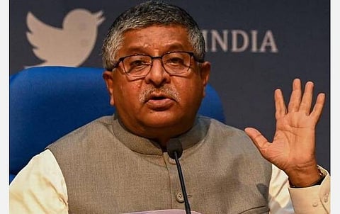 புதிய தகவல் தொழில்நுட்ப விதிமுறைகள் சமூக ஊடகங்களில் அவதூறு பரவுவதை தடுக்கும்: மத்திய அமைச்சர் ரவி சங்கர் பிரசாத் தகவல்