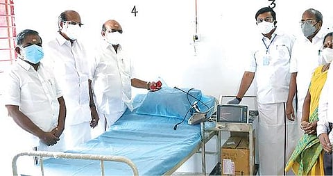 அனுப்பர்பாளையம் அரசு மேல்நிலைப் பள்ளியில்  -  கரோனா சிறப்பு சிகிச்சை மையம் திறப்பு :