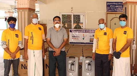 மருத்துவமனைகளுக்கு 50 ஆக்சிஜன் செறிவூட்டிகள்: சேவாபாரதி வழங்கியது 