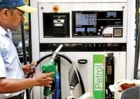 பெட்ரோல்-  டீசல் விலை மீண்டும் உயர்வு; மும்பையில் பெட்ரோல் லிட்டர் ரூ.100 ஆக அதிகரிப்பு