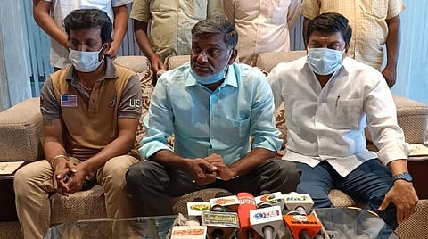 திருப்பத்தூர் நகர அதிமுக அலுவலகத்தில் செய்தியாளர்களிடம் முன்னாள் அமைச்சர் கே.சி.வீரமணி பேசினார்.