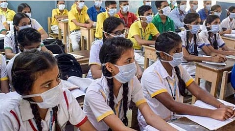 குஜராத், ம.பி.யில் 12-ம் வகுப்புப் பொதுத் தேர்வுகள் ரத்து 