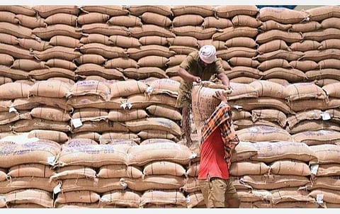 ஒரே நாடு ஒரே ரேஷன் திட்டத்தை செயல்படுத்துவதில் தமிழக அரசின் நடவடிக்கைகள் திருப்திகரமாக இல்லை: மத்திய உணவு மற்றும் பொது விநியோகத்துறை செயலாளர் தகவல்