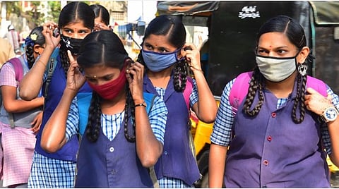 பிளஸ் 2 தேர்வு ரத்தானால் தனியார் பள்ளிகளுக்கே லாபம்: முதுநிலைப் பட்டதாரி ஆசிரியர் கழகம்