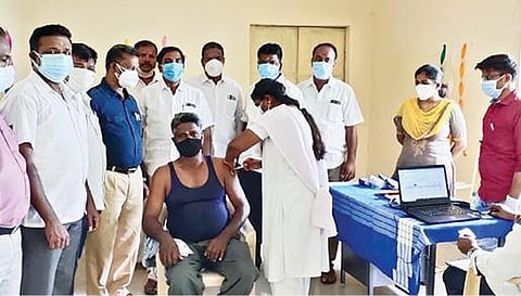 ஆம்பூர் அடுத்த வடபுதுப்பட்டு கிராமத்தில் கரோனா தடுப்பூசி முகாம் நேற்று நடைபெற்றது.