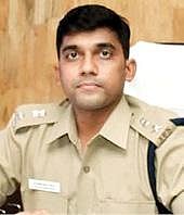 திருப்பத்தூர் மாவட்டஎஸ்.பி., சிபி சக்கர வர்த்தி.