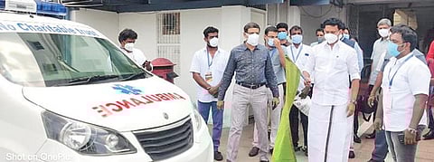 ‘மாற்றத்தை நோக்கி’  என்ற தனியார் அறக்கட்டளை சார்பில் படூர் ஊராட்சி மக்களுக்கான 24 மணி நேர இலவச ஆம்புலன்ஸ் சேவையை,  பள்ளிக்கல்வித் துறை அமைச்சர் அன்பில் மகேஸ் பொய்யாமொழி நேற்று கொடியசைத்து தொடங்கிவைத்தார்.