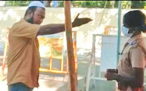 அரசு ஊழியரை பணி செய்ய விடாமல் தடுத்தல், பெண் வன்கொடுமை தடுப்பு சட்டம் உள்ளிட்ட 7 பிரிவுகளின் கீழ் வழக்குப் பதிந்து ஆட்டோ ஓட்டுநர் கைது: உண்மைக்கு மாறான காரணம் கூறி இ-பதிவு பெற்று இயக்கப்பட்ட ஆட்டோ பறிமுதல்