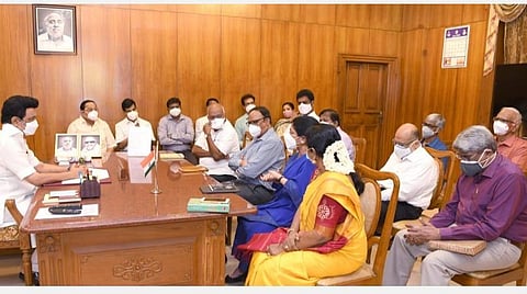 மாநில வளர்ச்சிக் கொள்கைக்‌ குழு உறுப்பினர்களுக்குத் துறை ஒதுக்கீடு: முதல்வர் ஸ்டாலினுடன் குழுவினர் ஆலோசனை