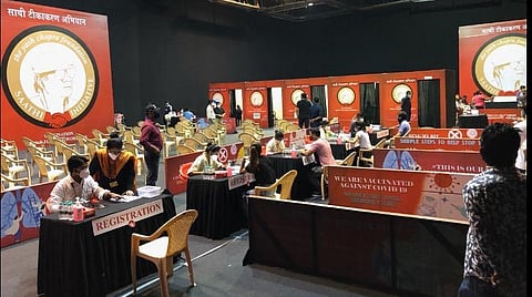 சினிமா தொழிலாளர்களுக்காக தடுப்பூசி முகாம்: யாஷ் ராஜ் பிலிம்ஸ் ஏற்பாடு