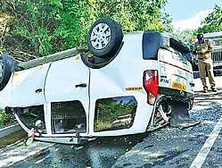 கல்லட்டி மலைப்பாதையில் -  கார் கவிழ்ந்த விபத்தில் தம்பதி உயிரிழப்பு :