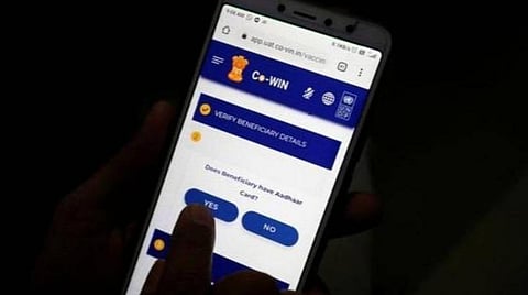 சிவகங்கையில் தடுப்பூசி செலுத்துவோர் விவரங்களை இணையத்தில் பதிவு செய்வதில் குளறுபடி: 2-வது டோஸ் செலுத்துதல், சான்று பெறுவதில் சிக்கல்