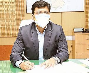 கரோனா பரவலை கட்டுப்படுத்த அதிக கவனம் செலுத்தப்படும் :  திருப்பூர் மாநகராட்சி ஆணையராக பொறுப்பேற்ற கிராந்தி குமார் பாடி தகவல்