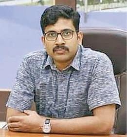 திருப்பூர் மாவட்டத்தின் 7-வது ஆட்சியராக  -  மருத்துவர் வினீத் இன்று பொறுப்பேற்கிறார் :