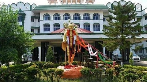 கரோனா பரவலால் கைதிகளை ஜாமீன், பரோலில் விடுவிக்கக் கோரிய வழக்கு: இரண்டாம் அமர்வுக்கு மாற்றம்