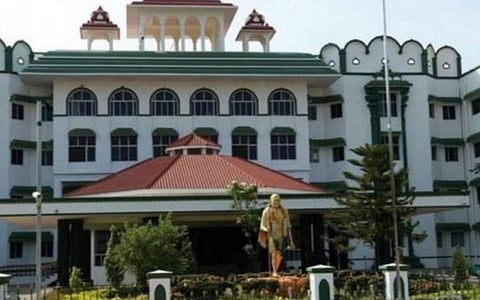 போக்சோ வழக்கில் இளைஞருக்கு முன்ஜாமீன்: உயர் நீதிமன்றம் உத்தரவு