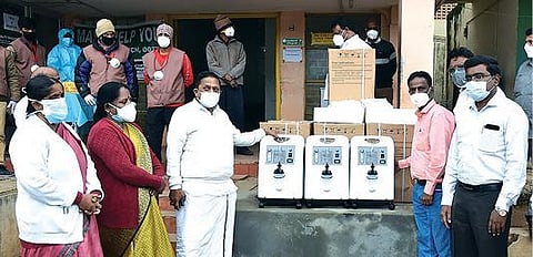 தமிழகத்தில் ஆக்சிஜன் தட்டுப்பாடு இல்லை :  வனத்துறை அமைச்சர் கா.ராமச்சந்திரன் திட்டவட்டம்