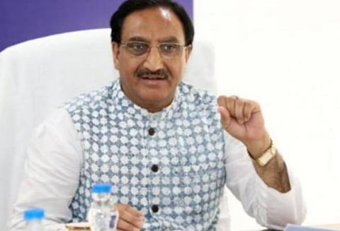 சிபிஎஸ்இ மதிப்பெண் கணக்கீடு: மாணவர்களின் சந்தேகங்களுக்கு இன்று பதிலளிக்கிறார் அமைச்சர் பொக்ரியால்- நீட், ஜேஇஇ குறித்தும் அறிவிக்க வாய்ப்பு