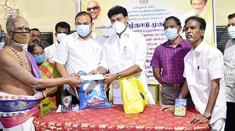 நலத்திட்டங்களை வழங்கிய அமைச்சர் அன்பில் மகேஸ் பொய்யாமொழி.