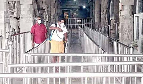 சென்னை உள்ளிட்ட 4 மாவட்டங்களில் அனைத்து வழிபாட்டுத் தலங்களும் இன்று திறப்பு: கரோனா விதிமுறைகளுடன் பாதுகாப்பு ஏற்பாடுகள்