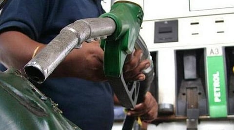 பெட்ரோல் விலை இன்றும் உயர்வு: சென்னையில் ரூ. 99.80; மும்பையில் ரூ.104.90 