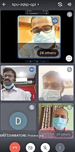 கோரிக்கை மனு தொடர்பாக பொதுமக்களிடம் ஆன்லைனில் கலந்துரையாடிய ஆட்சியர்