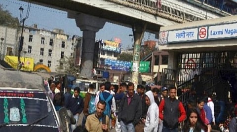 கரோனா தடுப்பு விதிமுறைகள் மீறல்: டெல்லி லக்‌ஷ்மி நகர் சந்தை மூடல்