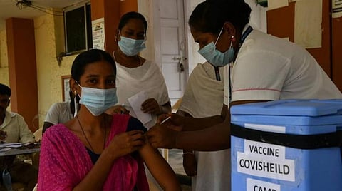 கரோனா தடுப்பூசி: இரண்டாவது தவணையைத்தவிர்க்கக் கூடாது