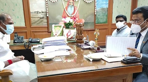 காரைக்காலிலிருந்து இலங்கைக்கு கப்பல் போக்குவரத்து: முதல்வர் ரங்கசாமியுடன் துணை தூதர் ஆலோசனை