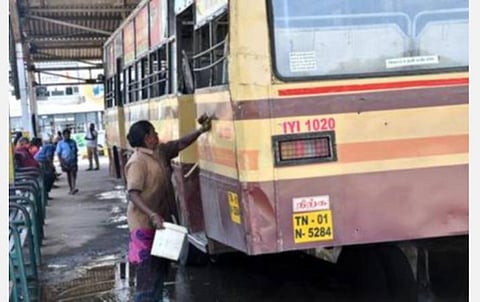 அனைத்து மாவட்டங்களிலும் நாளைமுதல் தேவைக்கேற்ப பேருந்துகள் இயக்கம்: போக்குவரத்துக் கழக அதிகாரிகள் தகவல்