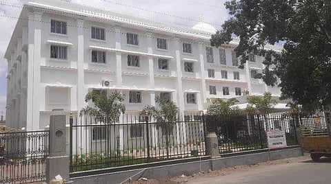 கரூர் நகராட்சி  | படம்: க.ராதாகிருஷ்ணன்