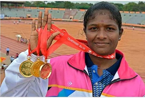 மூன்று வயதில் தாய், தந்தையை இழந்து பாட்டி அரவணைப்பில் வளரும் ரேவதி வீரமணி: ஒலிம்பிக் போட்டிக்குத் தகுதி பெற்று சாதனை