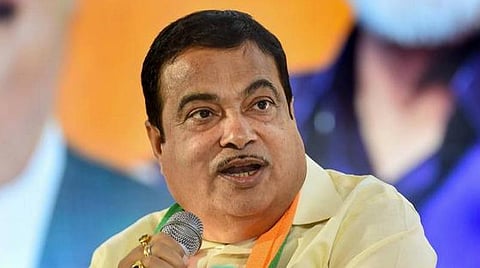 1000 லிட்டர் ஆர்டர்: காதி பசுஞ்சாண பெயிண்டுக்கு  பிராண்ட் தூதர்  நிதின் கட்கரி