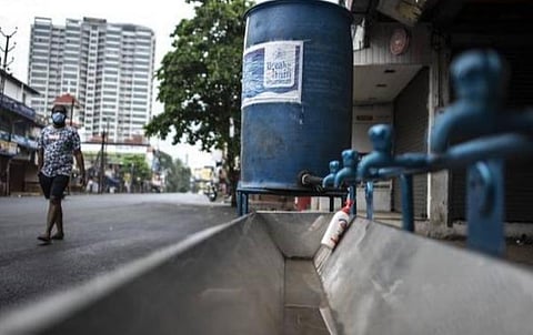 கரோனா 2-வது அலையில் மீளாத கேரளா, மகாராஷ்டிரா