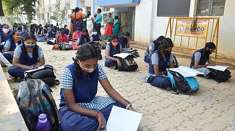 அதிகரிக்கும் அரசுப் பள்ளி சேர்க்கையைத் தக்கவைக்கவும்!