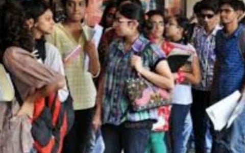 அரசுக் கல்லூரிகளில் இளநிலை,முதுகலை மாணவர் சேர்க்கை எப்போது? தனியாரில் அட்மிஷன் தொடங்கியதால் பெற்றோர் கலக்கம்