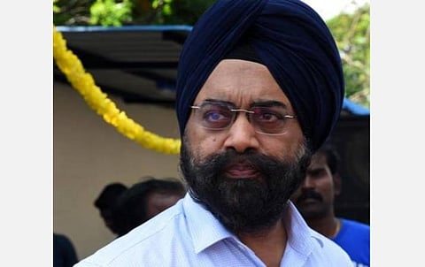 நிழற்குடையில் சுவரொட்டி ஒட்டினால் நடவடிக்கை: சென்னை மாநகராட்சி ஆணையர் ககன்தீப் சிங் பேடி எச்சரிக்கை