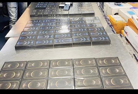 ரூ.1 கோடி மதிப்புள்ள 90 ஐபோன்கள் டெல்லி விமான நிலையத்தில் பறிமுதல்